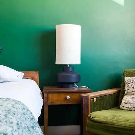 Apartment Plum Guide - Hunter Lisbon